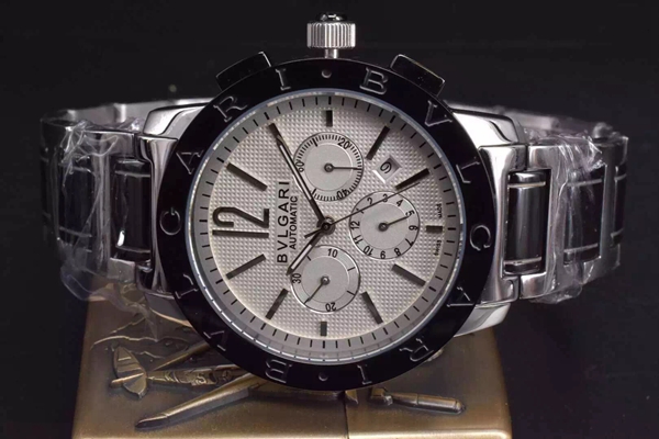 ブルガリ時計正面デザイン